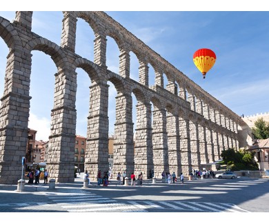 Фотообои Знаменитый древний акведук в Сеговии, Испания