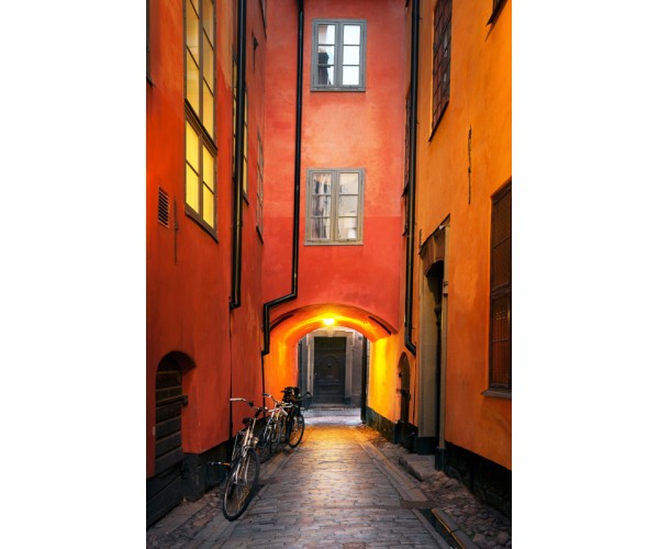 Фотообои Узкая аллея в старом городе Стокгольма, Швеция