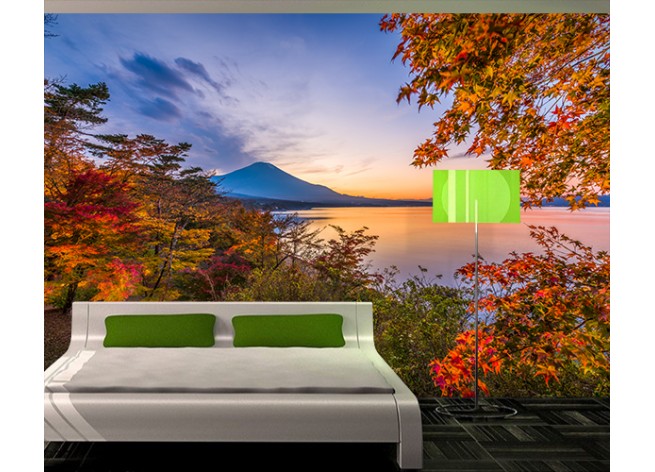 Фотообои Озеро в Японии с видом на гору