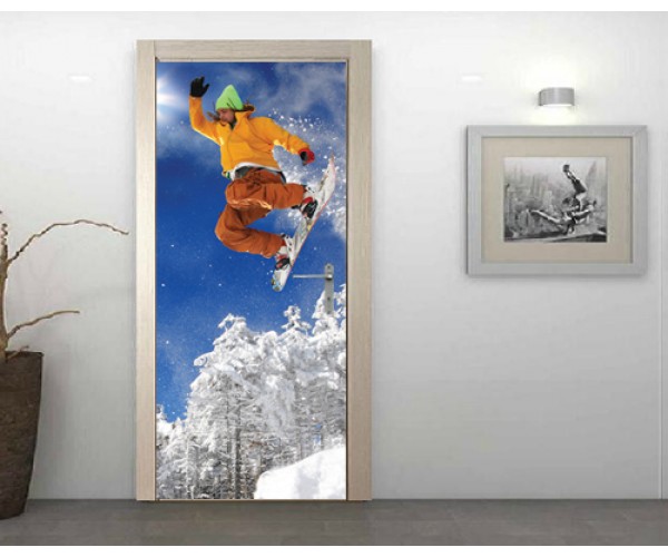Наклейка на дверь Сноубордист, прыжок на фоне голубого неба